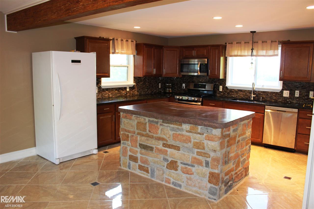 8574 Marquette Road Goodells, MI 48027 - Photo 9 of 18 31326509-8.JPG