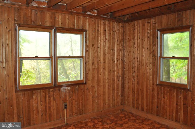 387 Battle Run Road Washington, VA 22747 - Photo 14 of 16 Front Bedroom