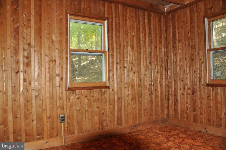 387 Battle Run Road Washington, VA 22747 - Photo 15 of 16 Back Bedroom