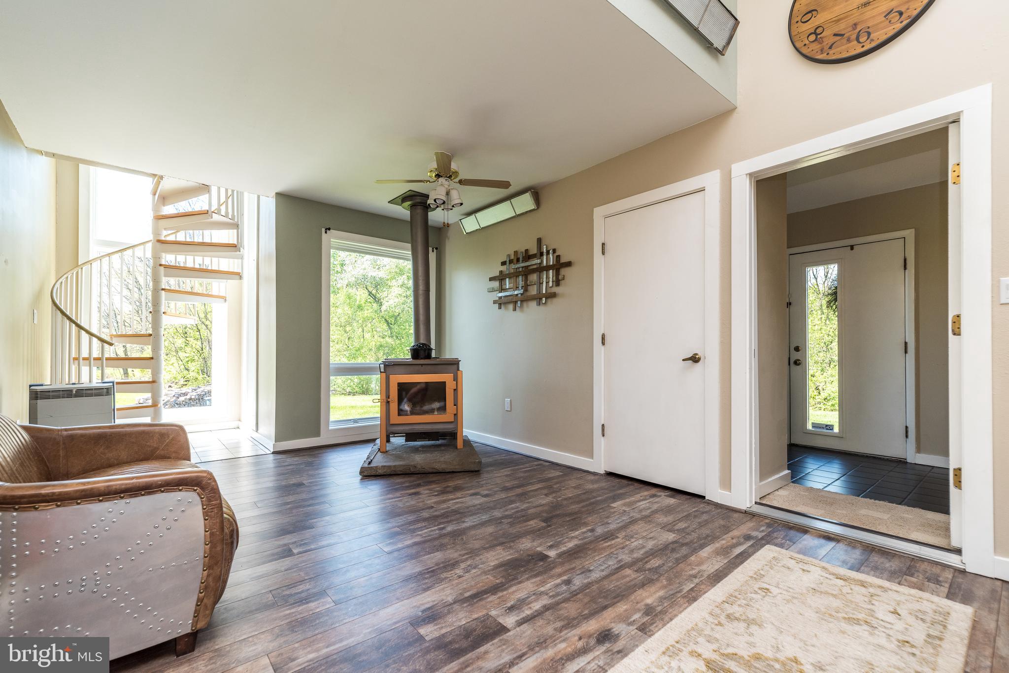 440 Sturgis Road Harleysville, PA 19438 - Photo 15 of 51 Family room
