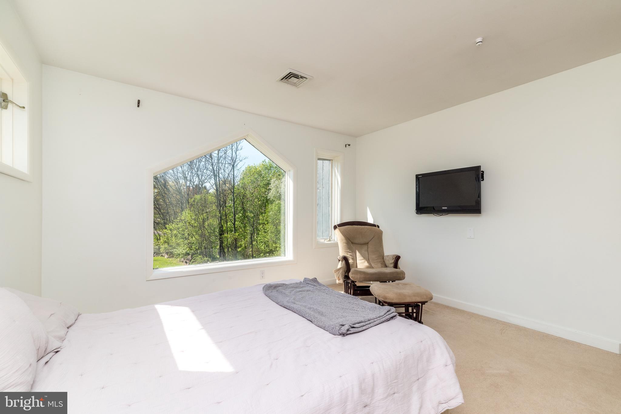 440 Sturgis Road Harleysville, PA 19438 - Photo 41 of 51 Master bedroom
