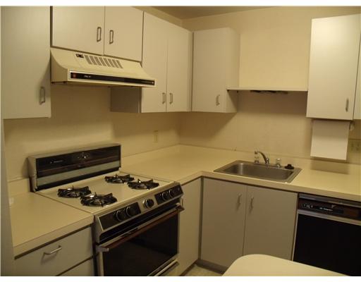 1009 Kenzie Road, Unit 1009 Pittsburgh, PA 15205 - Photo 2 of 10 Kitchen.