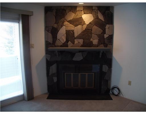 1009 Kenzie Road, Unit 1009 Pittsburgh, PA 15205 - Photo 3 of 10 Living Room.