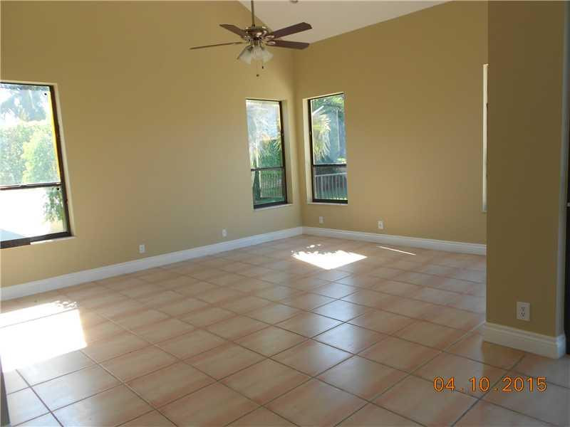 22281 Tupelo Place Boca Raton, FL 33428 - Photo 4 of 7 Family/Great Room