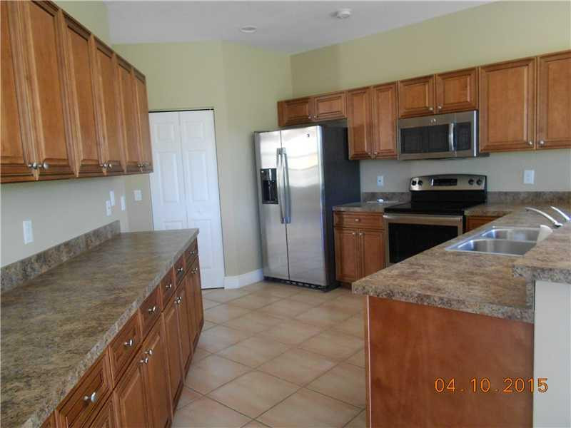 22281 Tupelo Place Boca Raton, FL 33428 - Photo 5 of 7 Kitchen