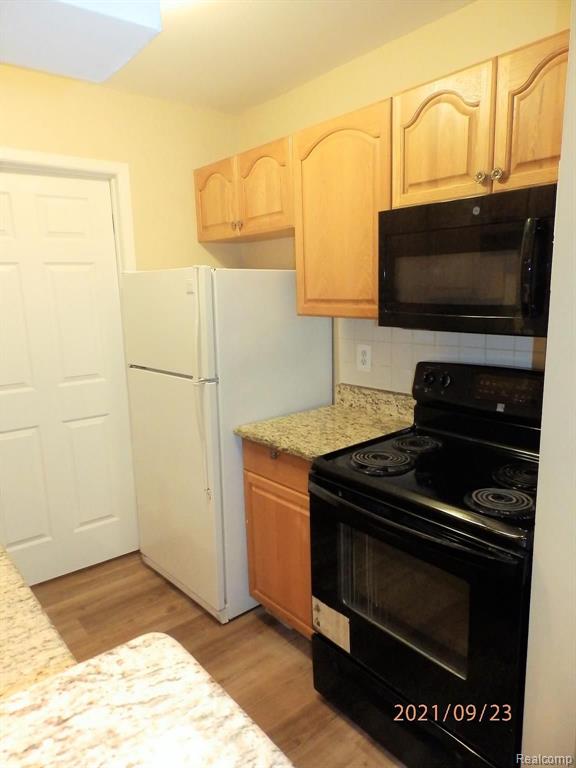 22082 Cape Cod Way, Unit 14 Farmington, MI 48336 - Photo 8 of 24