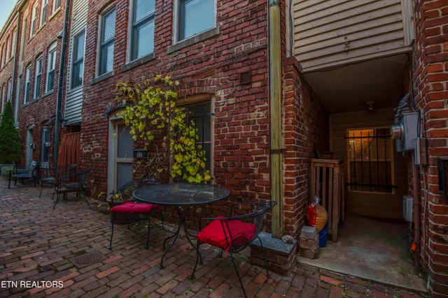$3,200 | 613 Union Avenue Southwest, Knoxville, TN 37902