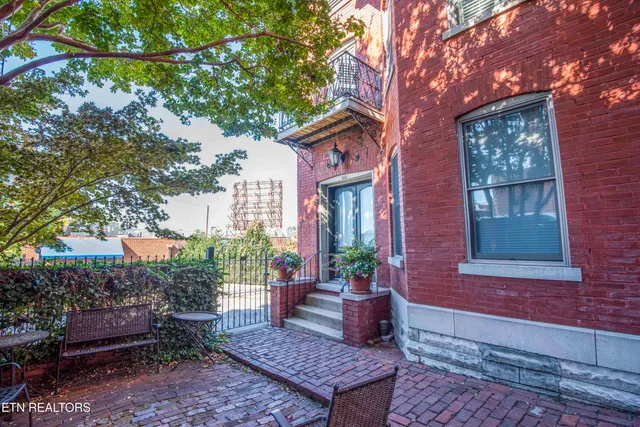 $3,200 | 613 Union Avenue Southwest, Knoxville, TN 37902