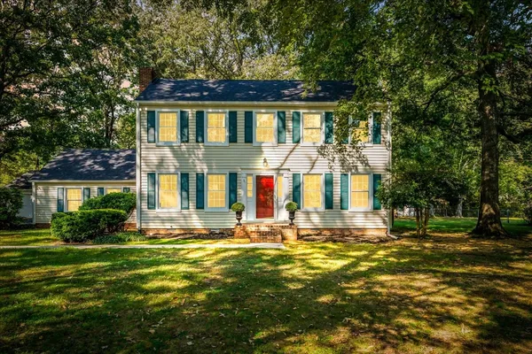 a front view of house with yard