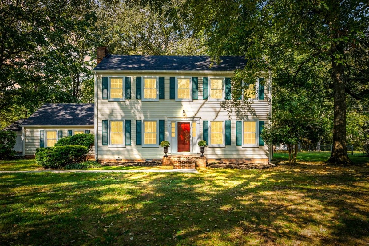 302 Marbeth Lane Tullahoma, TN 37388 - Photo 2 of 50 a front view of house with yard