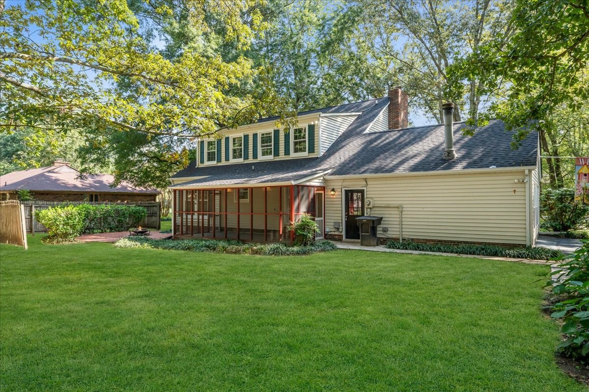 302 Marbeth Lane Tullahoma, TN 37388 - Photo 8 of 50 a view of a house with a yard