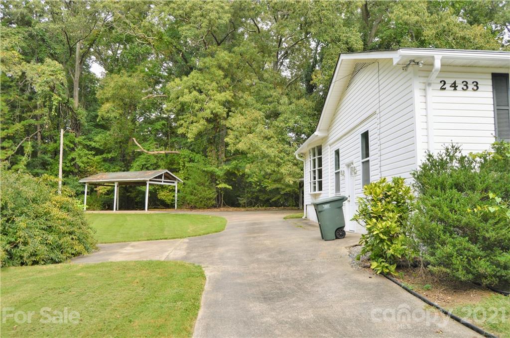 2433 Keziah Road, Unit 7 Matthews, NC 28105 - Photo 2 of 6 Gallery Image 2