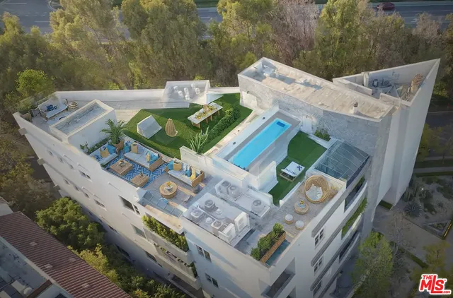 a view of an outdoor space