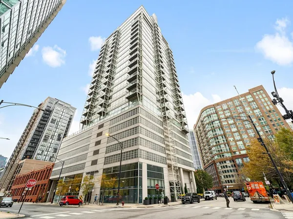 $3,000 | 653 North Kingsbury Street, Unit 2004, Chicago, IL 60654