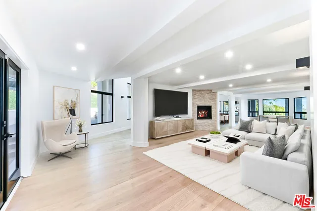 $11,995,000 | 32597 Pacific Coast Highway, Malibu, CA 90265