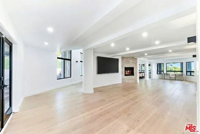 $11,995,000 | 32597 Pacific Coast Highway, Malibu, CA 90265