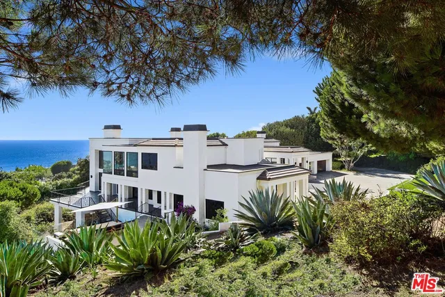 $11,995,000 | 32597 Pacific Coast Highway, Malibu, CA 90265