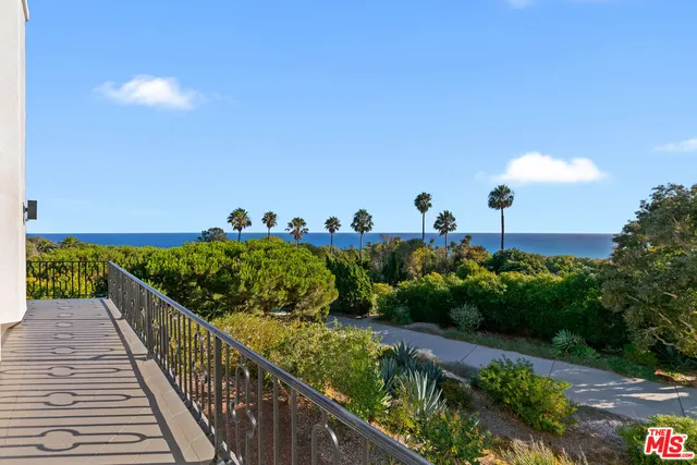 $11,995,000 | 32597 Pacific Coast Highway, Malibu, CA 90265
