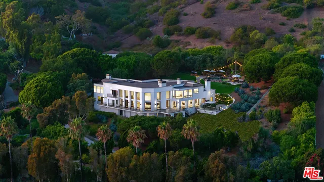 $11,995,000 | 32597 Pacific Coast Highway, Malibu, CA 90265