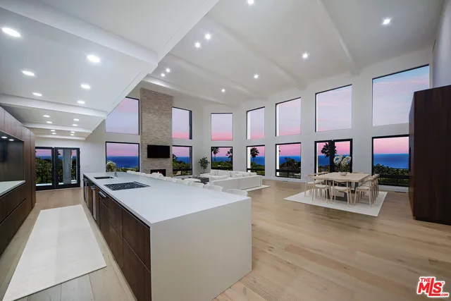 $11,995,000 | 32597 Pacific Coast Highway, Malibu, CA 90265