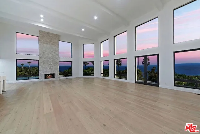 $11,995,000 | 32597 Pacific Coast Highway, Malibu, CA 90265