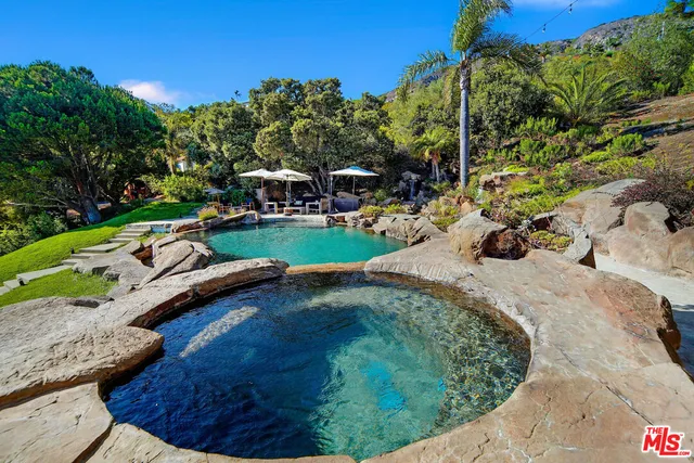 $11,995,000 | 32597 Pacific Coast Highway, Malibu, CA 90265