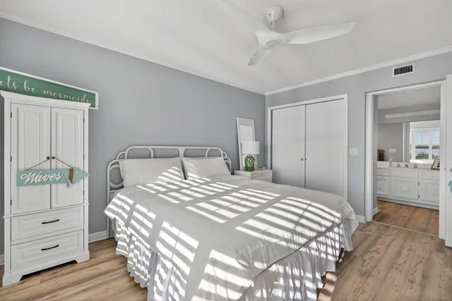 $5,100 | 390 Northeast Edgewater Drive, Unit 403, Stuart, FL 34996