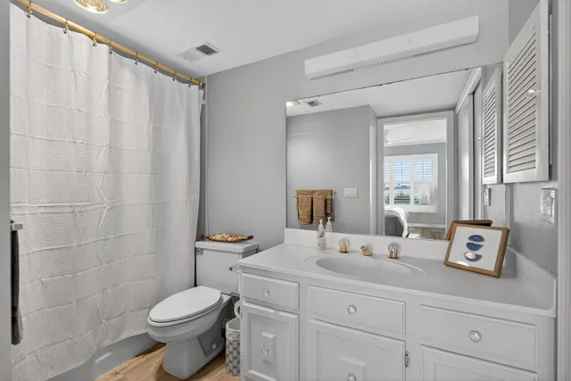 $5,100 | 390 Northeast Edgewater Drive, Unit 403, Stuart, FL 34996