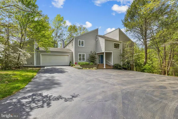$1,800,000 | 2416 Sunny Meadow Lane, Vienna, VA 22181