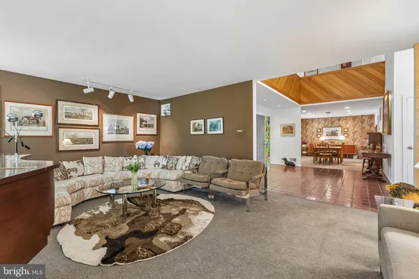 $1,800,000 | 2416 Sunny Meadow Lane, Vienna, VA 22181