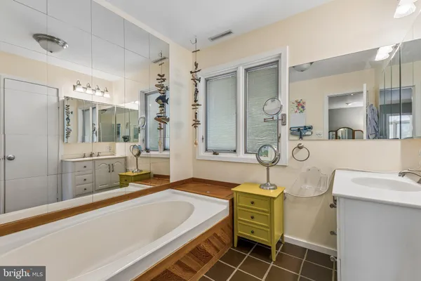 $1,800,000 | 2416 Sunny Meadow Lane, Vienna, VA 22181