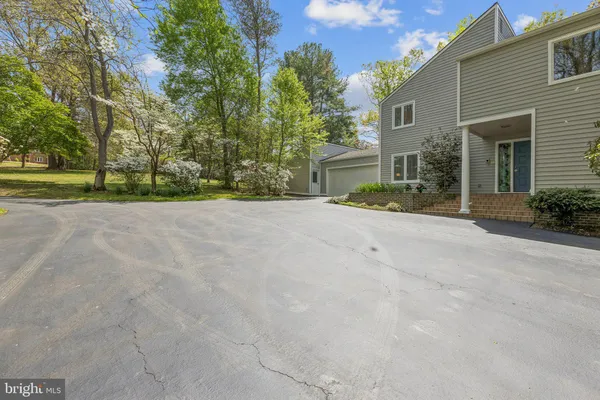 $1,800,000 | 2416 Sunny Meadow Lane, Vienna, VA 22181