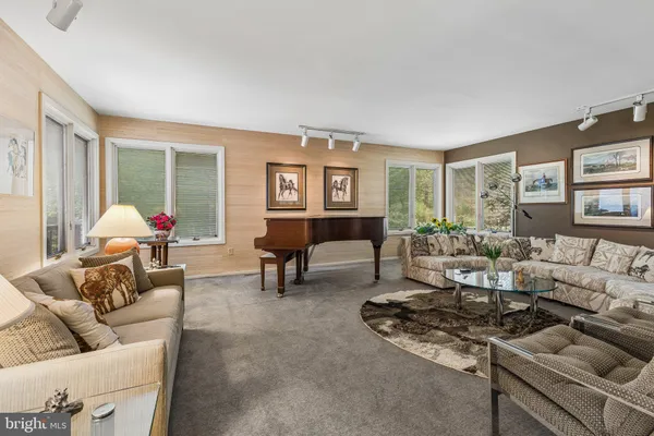 $1,800,000 | 2416 Sunny Meadow Lane, Vienna, VA 22181