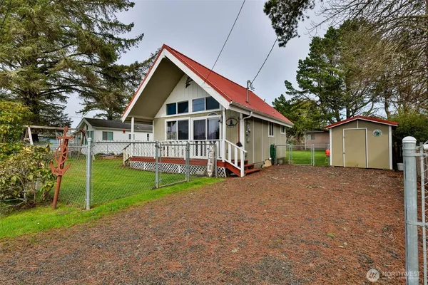 $235,000 | 1660 1st Avenue, Grayland, WA 98547