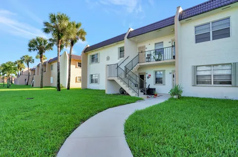 $125,000 | 130 Lake Meryl Drive, Unit 226, West Palm Beach, FL 33411