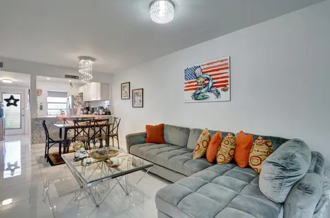 $125,000 | 130 Lake Meryl Drive, Unit 226, West Palm Beach, FL 33411