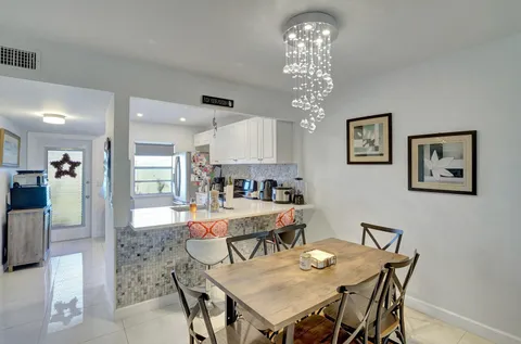 $125,000 | 130 Lake Meryl Drive, Unit 226, West Palm Beach, FL 33411