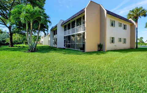 $125,000 | 130 Lake Meryl Drive, Unit 226, West Palm Beach, FL 33411