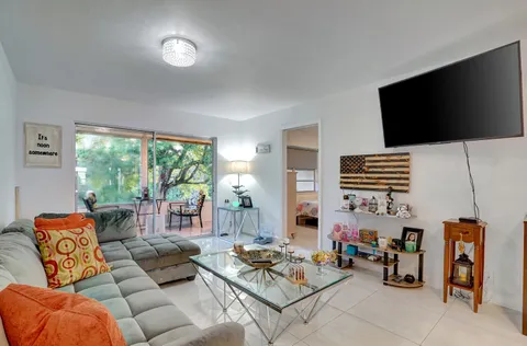 $125,000 | 130 Lake Meryl Drive, Unit 226, West Palm Beach, FL 33411