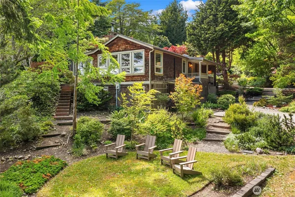 $998,000 | 8430 Southwest Quartermaster Drive, Vashon, WA 98070