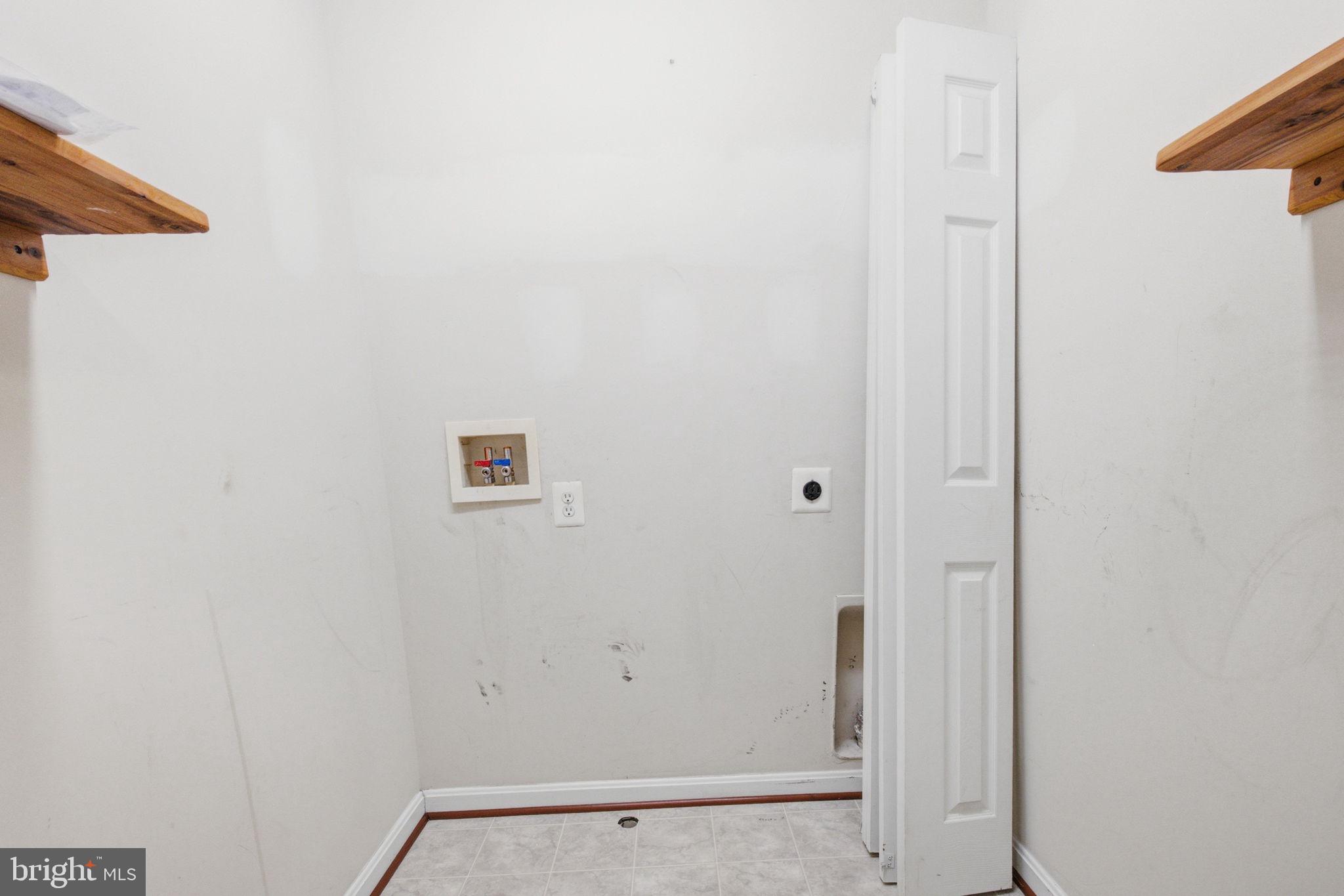35338 Pheasant Ridge Road Locust Grove, VA 22508 - Photo 33 of 39 close view of door