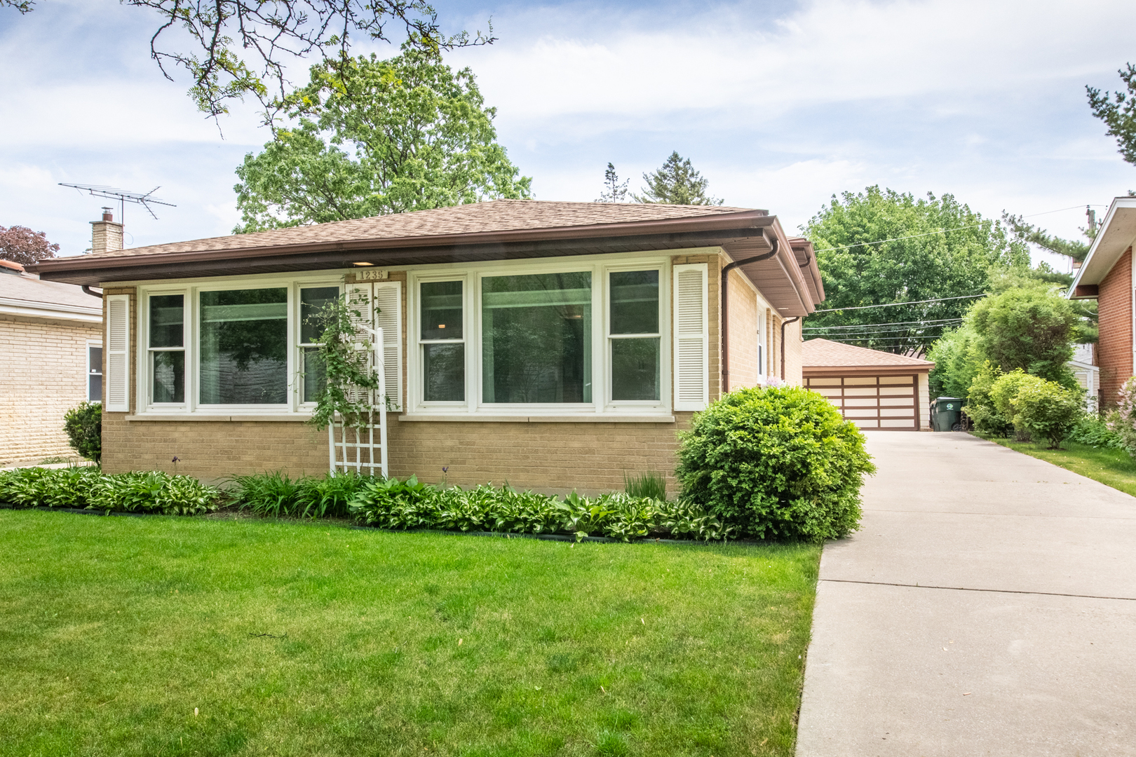 1235 Lundergan Avenue Park Ridge, IL 60068 - Photo 1 of 1