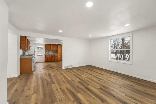 $235,000 | 412 Ft Howard Avenue, De Pere, WI 54115