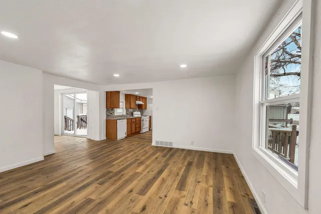 $235,000 | 412 Ft Howard Avenue, De Pere, WI 54115