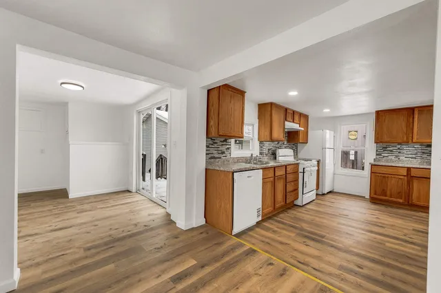 $235,000 | 412 Ft Howard Avenue, De Pere, WI 54115