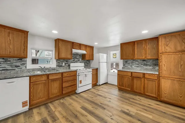 $235,000 | 412 Ft Howard Avenue, De Pere, WI 54115