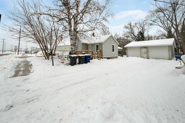 $235,000 | 412 Ft Howard Avenue, De Pere, WI 54115