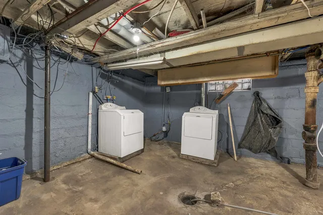 $235,000 | 412 Ft Howard Avenue, De Pere, WI 54115