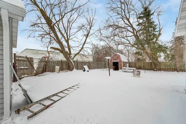 $235,000 | 412 Ft Howard Avenue, De Pere, WI 54115