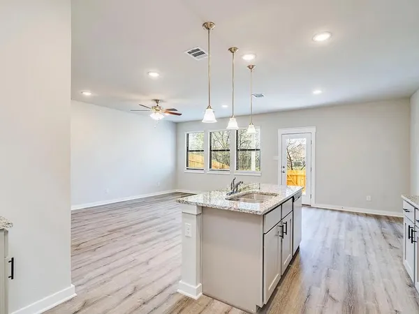 $2,100 | 515 C Fieldwood Drive, Buda, TX 78610